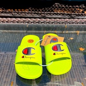 Champion Flip Flops 🩴